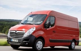 MOVANO 3 säten