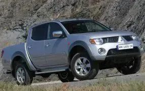 L200 - 4 dörrar dubbelhytt