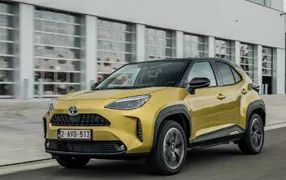 YARIS CROSS