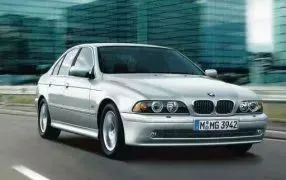 5 E39 sedan